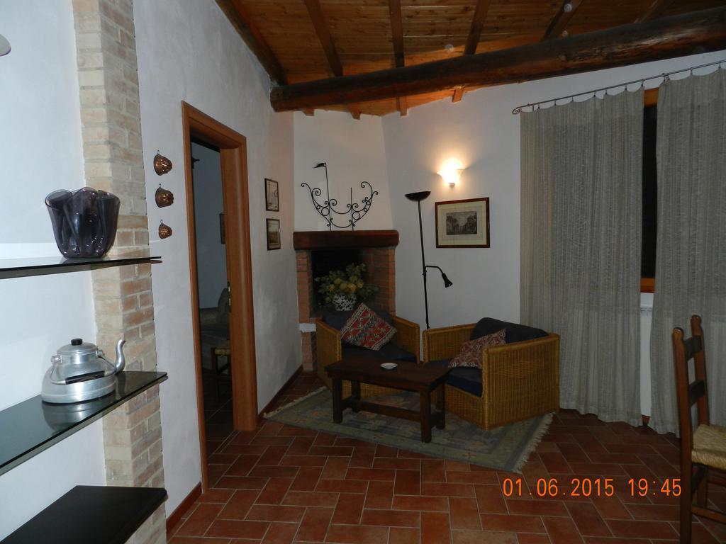 Agriturismo Lucciano Сан-Кашиано-ин-Валь-ди-Пеза Номер фото